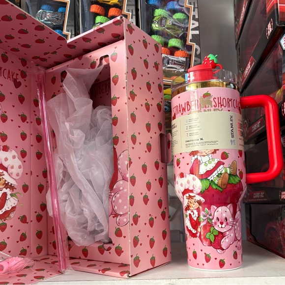 Stanley Pink Strawberry Shortcake Tumbler - Picture 2 of 4